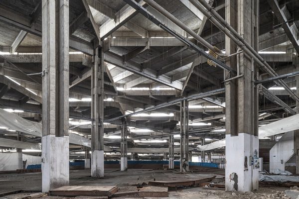 roberto conte captures italy’s modernist cattle market in fading concrete form
